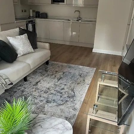 Tib Investments, Centenary House, 53 North St * Leeds (West Yorkshire)