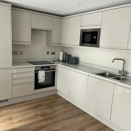 Tib Investments, Centenary House, 53 North St Apartment Leeds (West Yorkshire)