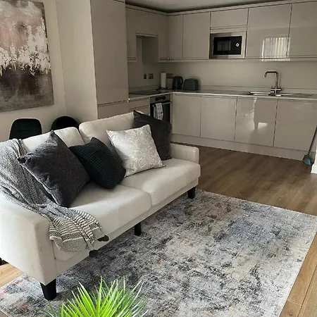 Tib Investments, Centenary House, 53 North St * Leeds (West Yorkshire)