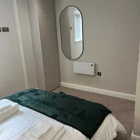Apartment Tib Investments, Centenary House, 53 North St